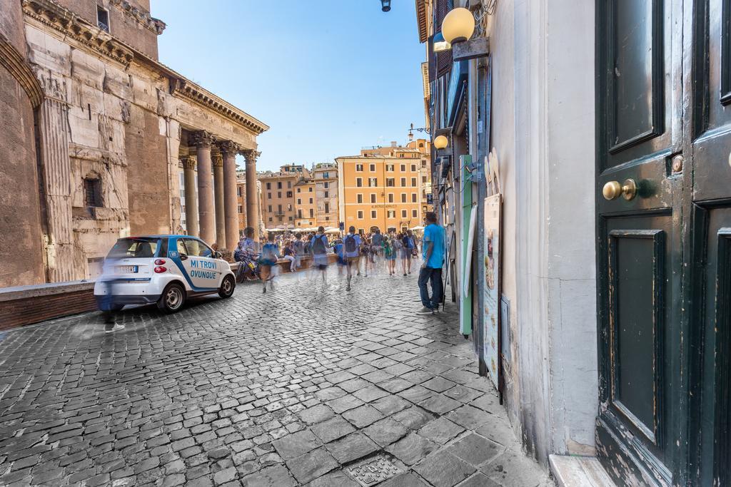 Hub Pantheon — Foto 1